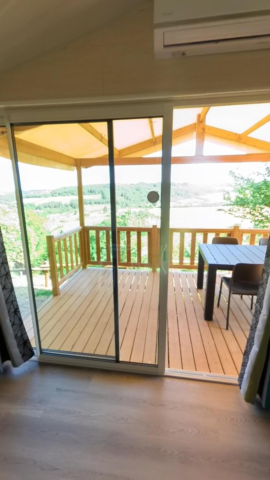 Camping Les Terrasses De Dordogne Rouffignac Saint-Cernin Habitación foto