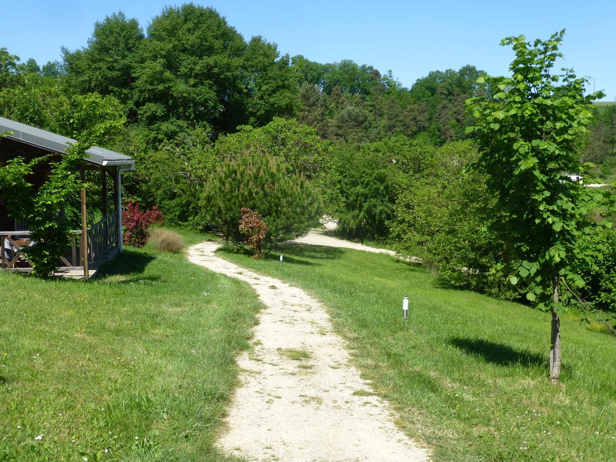 Camping Les Terrasses De Dordogne Rouffignac Saint-Cernin Exterior foto